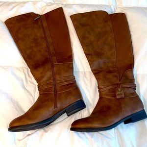 New without tags wide calf boots size 9 1/2
